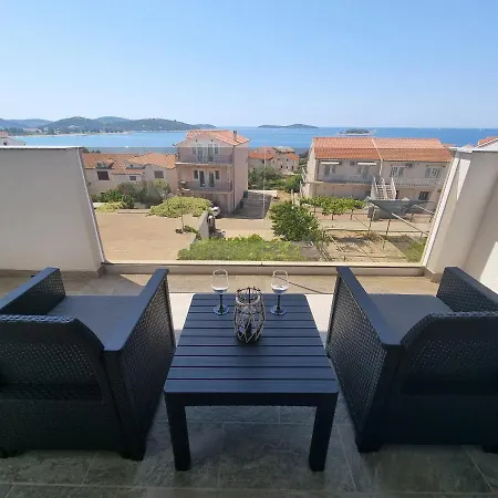 Sea View *